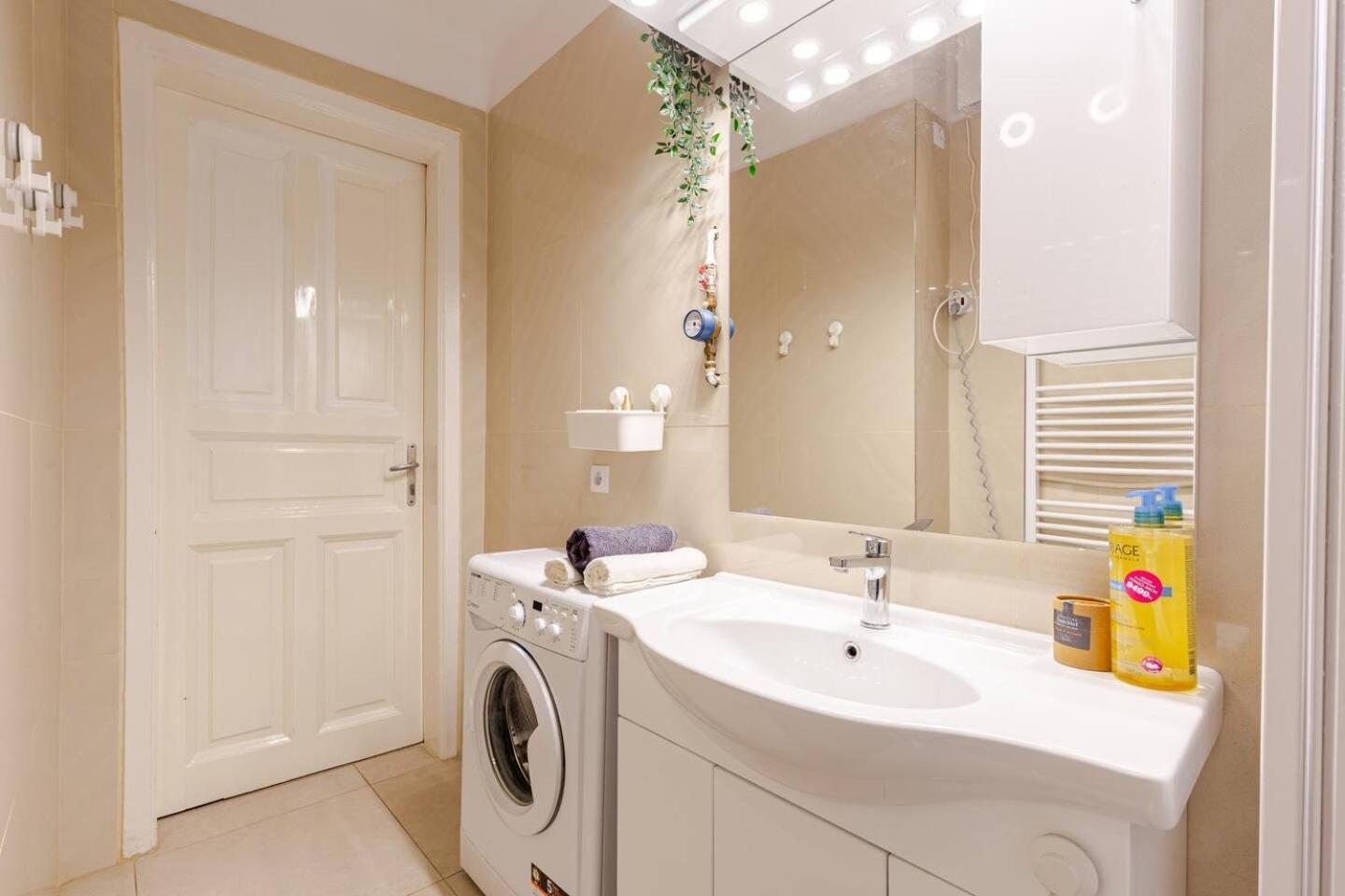 Vibrant Center Apartment Budapest Ngoại thất bức ảnh
